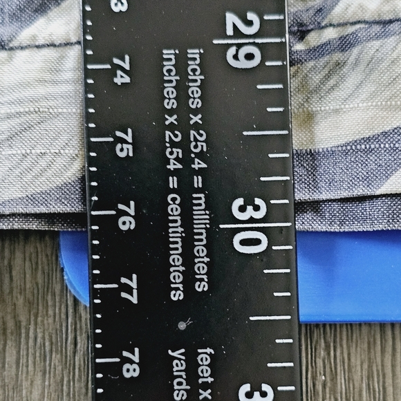 TOMMY BAHAMA 100% Silk Hibiscus Island Hawaiian Tropical Camp Shirt Size Large - Picture 9 of 10